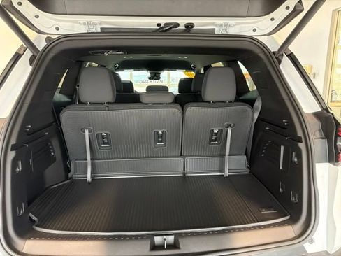 Used 2026 GMC Acadia Elevation w/ LPO, Floor Liner Package AWD/4WD image 19