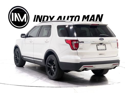 Used 2016 Ford Explorer XLT w/ Equipment Group 202A image 6