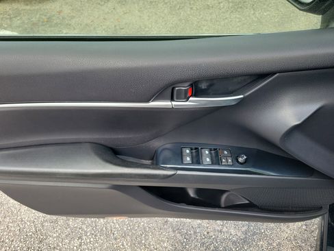 Used 2018 Toyota Camry SE w/ Convenience Package image 18