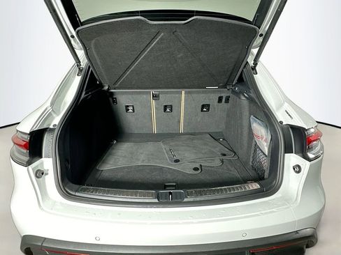 Used 2025 Porsche Macan image 28