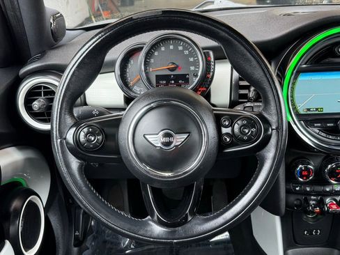 Used 2016 MINI Cooper 4-Door Hardtop FWD image 24