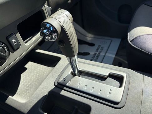 Used 2016 Nissan Frontier SV image 32