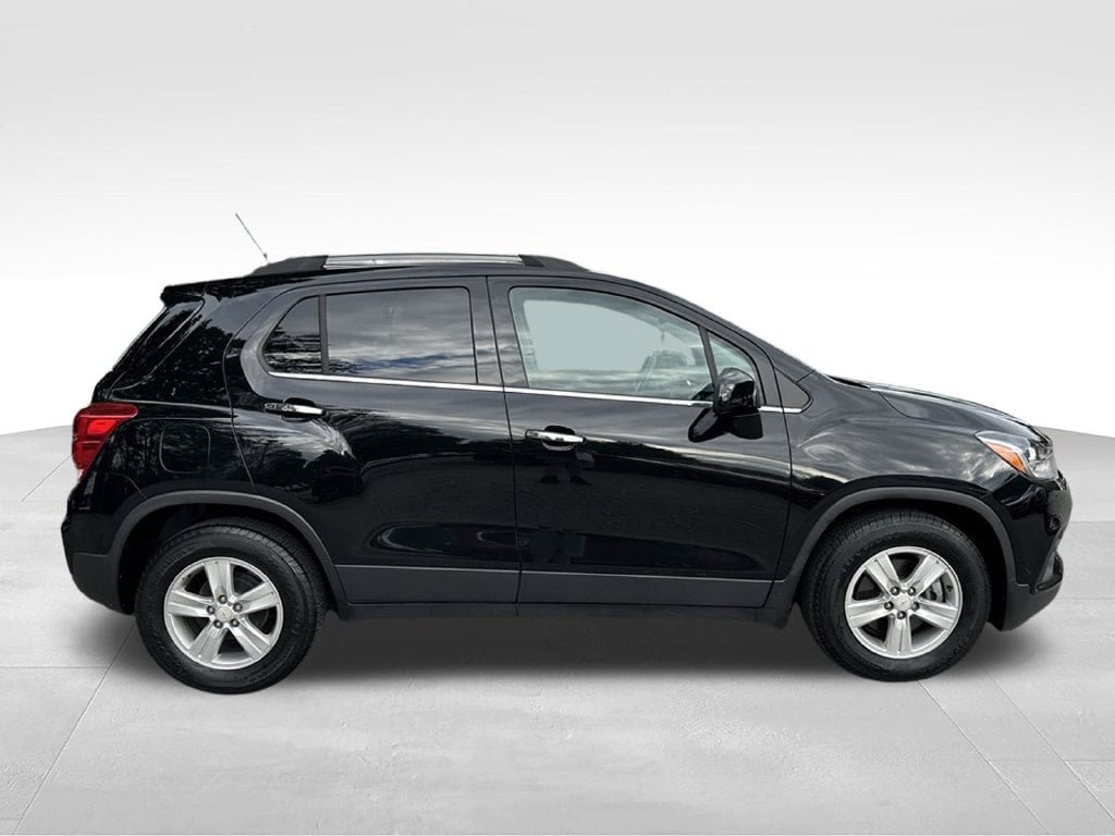Used 2020 Chevrolet Trax LT w/ LT Convenience Package FWD image 8
