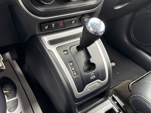 Used 2016 Jeep Compass Latitude w/ Mopar Chrome Accents Group image 19