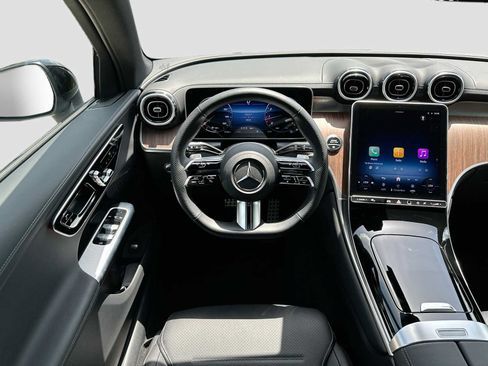 Used 2025 Mercedes-Benz GLC 300 4MATIC w/ AMG Line image 22