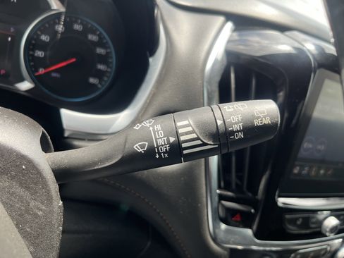 Used 2020 Chevrolet Traverse LT FWD image 23