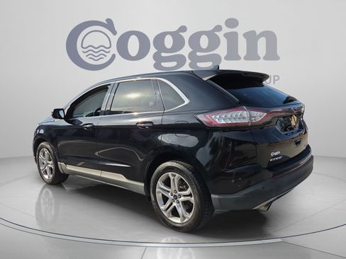 Used 2018 Ford Edge Titanium w/ Ford Safe & Smart Package FWD image 3