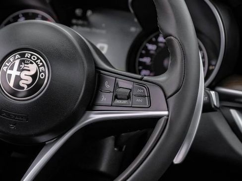 Used 2018 Alfa Romeo Stelvio Ti Sport image 24