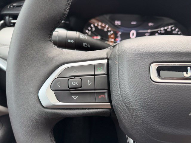 Used 2023 Jeep Compass Limited w/ Sun and Sound Group AWD/4WD image 17