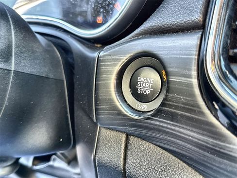 Used 2019 Jeep Grand Cherokee Altitude image 24