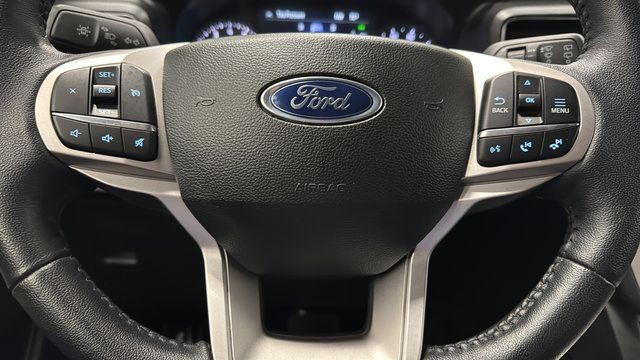 Used 2023 Ford Explorer XLT w/ Equipment Group 202A AWD/4WD image 16
