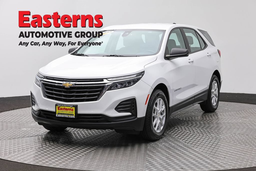 Used 2023 Chevrolet Equinox LS w/ Driver Confidence II Package FWD image 1