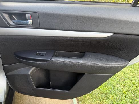Used 2014 Subaru Outback 2.5i Premium image 22