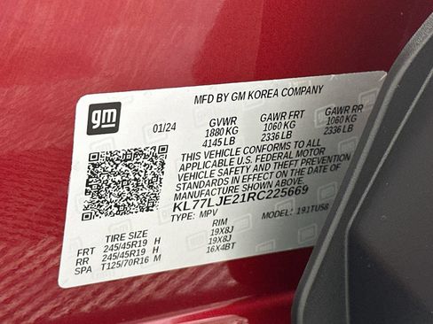 Used 2024 Chevrolet Trax RS w/ Sunroof Package FWD image 32