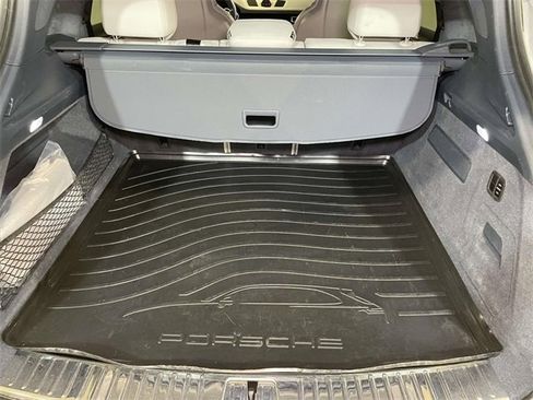 Used 2022 Porsche Cayenne GTS image 21