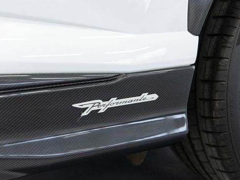Used 2024 Lamborghini Urus Performante image 18