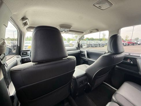Used 2018 Toyota 4Runner SR5 Premium AWD/4WD image 26