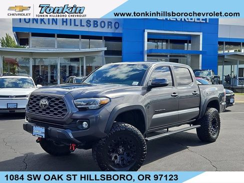 Used 2022 Toyota Tacoma TRD Off-Road w/ Technology Package AWD/4WD image 1