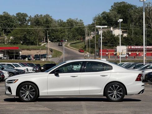 Used 2022 Volvo S60 B5 Momentum AWD/4WD image 5