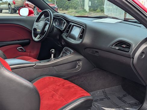 Used 2016 Dodge Challenger R/T Scat Pack w/ Leather Interior Group RWD image 14