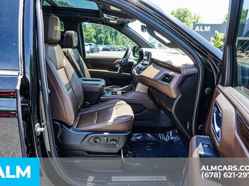 Used 2023 Chevrolet Suburban High Country AWD/4WD image 25