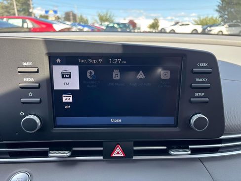 Used 2025 Hyundai Elantra Sport FWD image 12