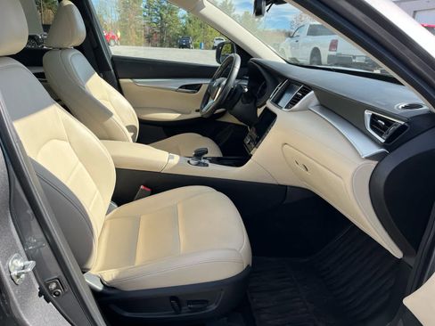 Used 2021 INFINITI QX50 Luxe image 32