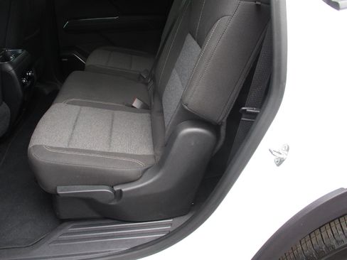 Used 2025 GMC Acadia Elevation image 13