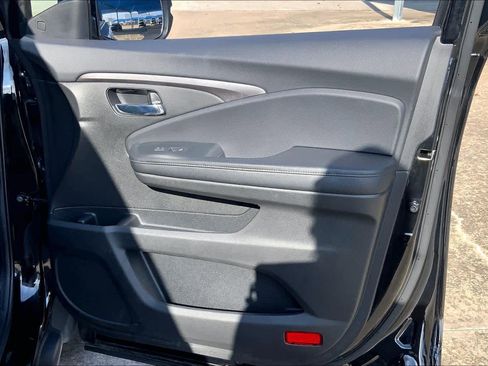 Used 2022 Honda Pilot Sport image 21