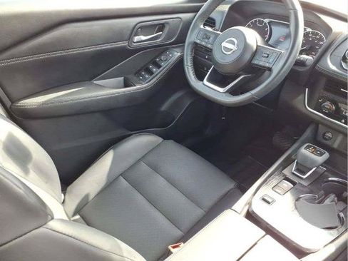 Certified 2024 Nissan Rogue SV w/ SV Premium Package FWD image 19
