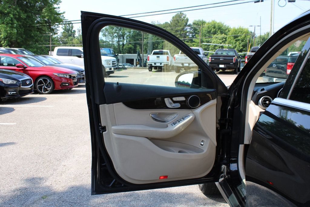 Used 2019 Mercedes-Benz GLC 300 4MATIC image 12