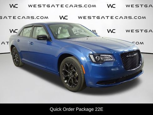 Used 2022 Chrysler 300 Touring w/ Sport Appearance Package image 2