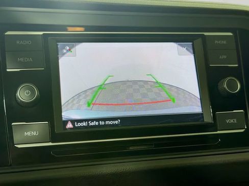 Used 2022 Volkswagen Jetta SE FWD image 19