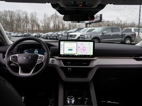 New 2026 Ford Explorer Active w/ Active Comfort Package image 20