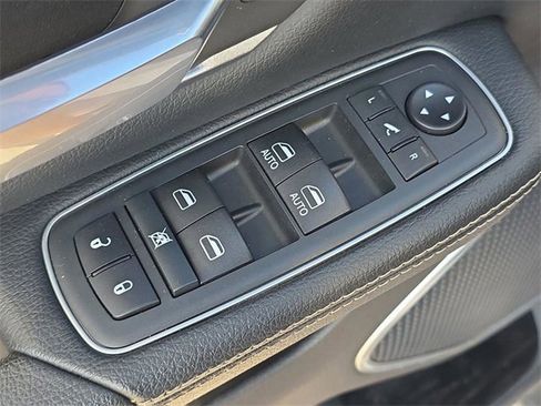 Used 2020 RAM 1500 Laramie image 19