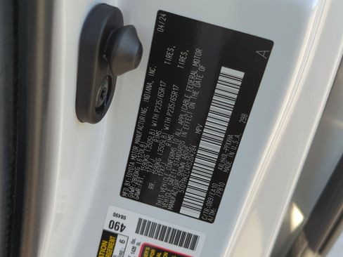 Used 2024 Toyota Sienna XLE image 35