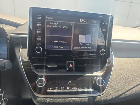 Used 2021 Toyota Corolla LE FWD image 21