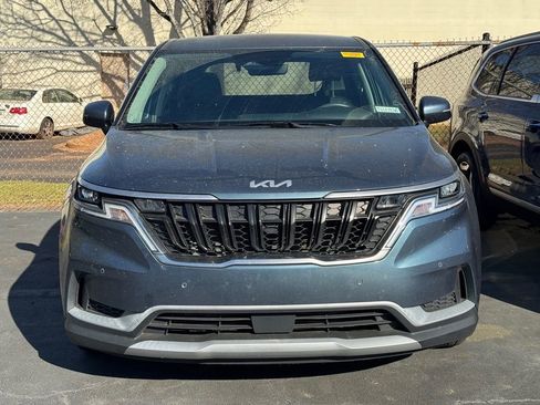 Certified 2024 Kia Carnival EX image 10