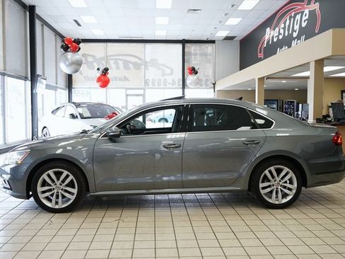 Used 2018 Volkswagen Passat 2.0T SE image 4