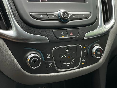Used 2022 Chevrolet Equinox LT FWD image 19