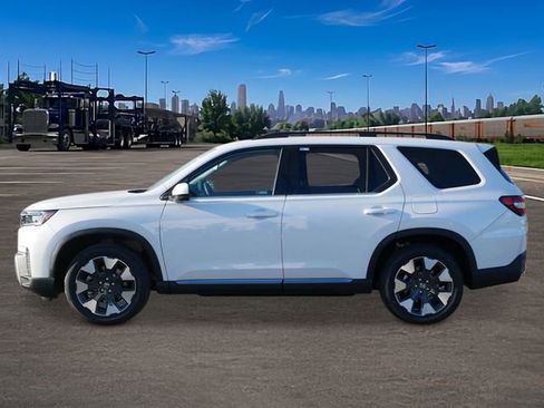 New 2026 Honda Pilot Elite image 2