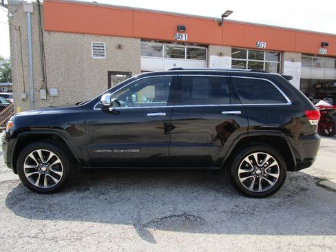 Used 2017 Jeep Grand Cherokee Overland AWD/4WD image 6