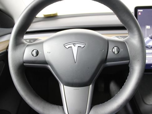 Used 2023 Tesla Model 3 Standard Range image 13