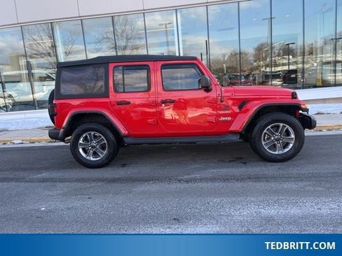 Used 2021 Jeep Wrangler Unlimited Sahara w/ Cold Weather Group image 9