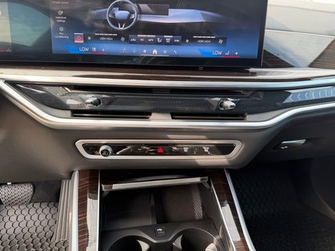 Used 2024 BMW X5 sDrive40i w/ Premium Package RWD image 18