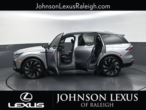 Used 2024 Lincoln Nautilus Reserve w/ Equipment Group 202A AWD/4WD image 31