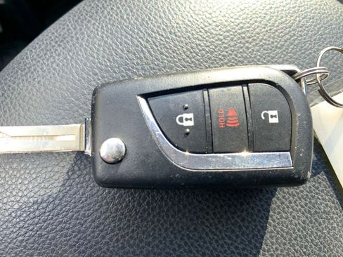 Used 2025 Toyota RAV4 LE image 22