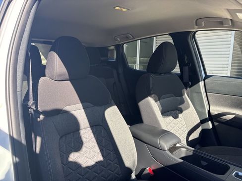 Used 2025 Nissan Kicks SV image 16