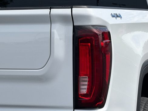 Used 2025 GMC Sierra 1500 SLT AWD/4WD image 38