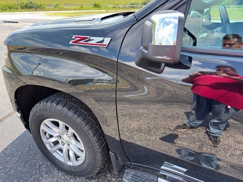 Used 2020 Chevrolet Silverado 1500 LT w/ All-Star Edition AWD/4WD image 11